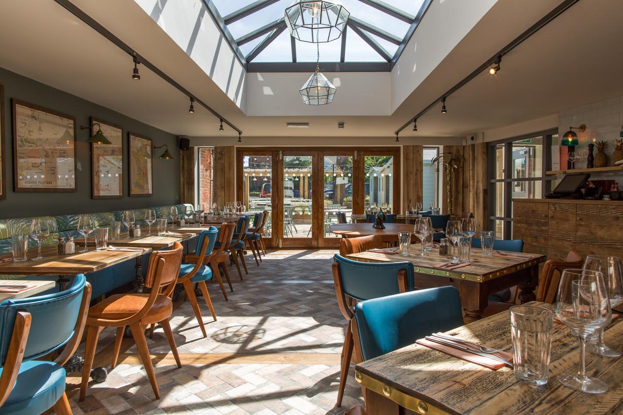 The Dolphin Hotel Newbury  Exterior photo