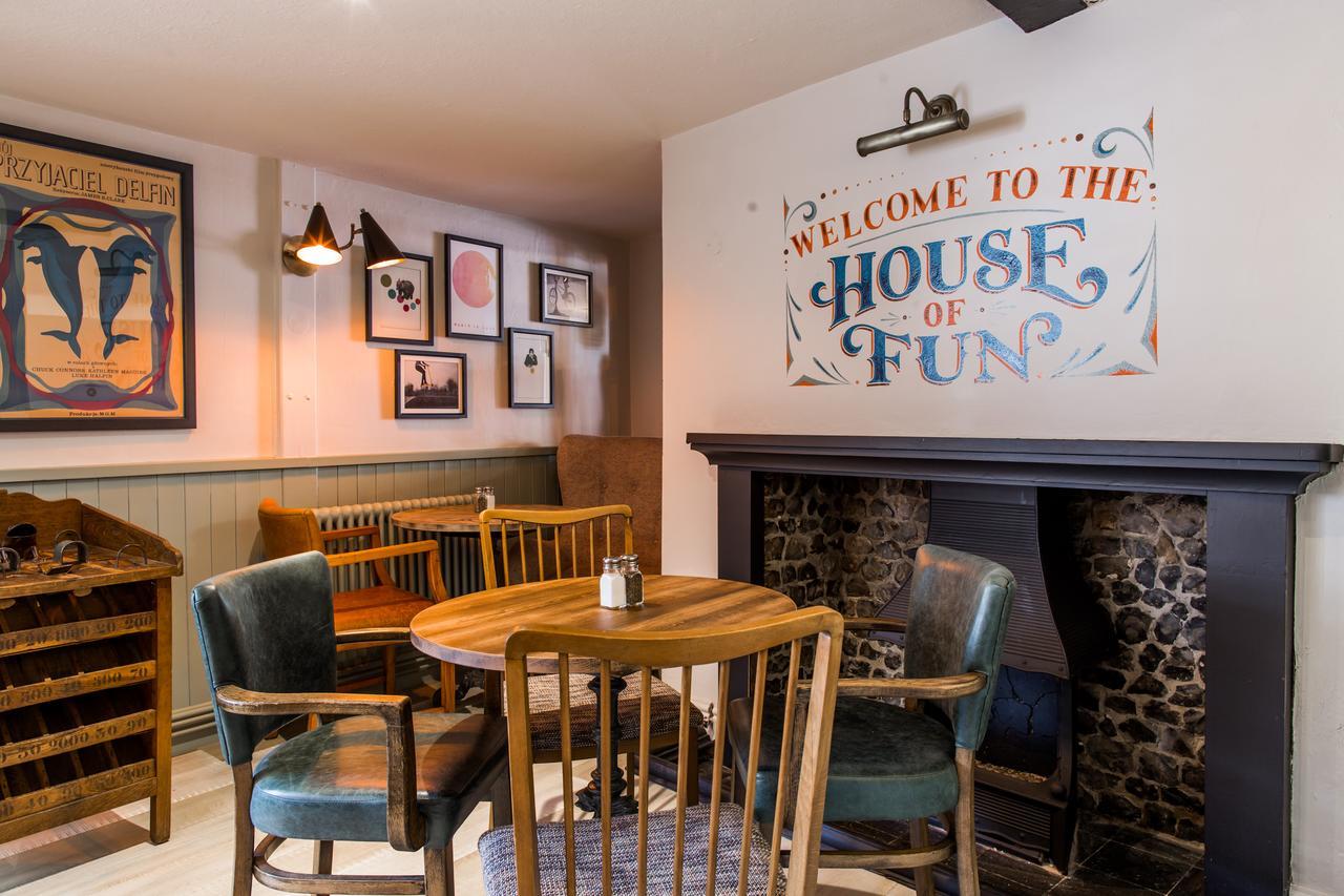 The Dolphin Hotel Newbury  Exterior photo